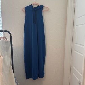 Chic Blue Sleeveless Maxi Dress